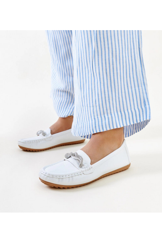 Biele mokasíny zdobené kryštálmi Adiba