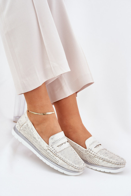 moteriške mokasíny z eko kože striebornej farby Bralithia