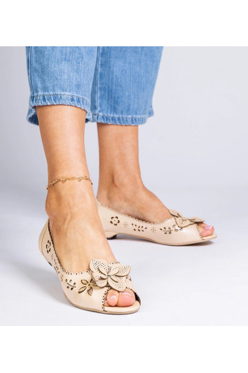 Červené lodičky na nízkom...