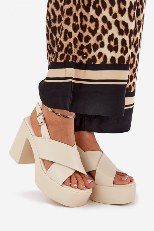 Dámske sandále na vysokom opätku a platforma z eko kože slonovina Annavin