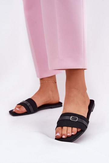 rovná sa Dámske papuče s popruhmi I s prackami čierna Zilina