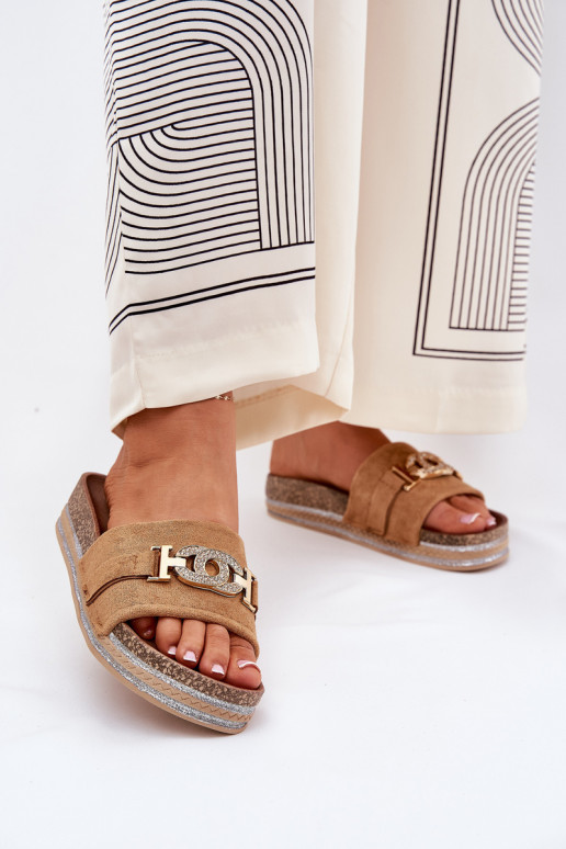 Dámske papuče Ze zlatej farbym Detalem s platformou s leskom Hnedá farba Eanes