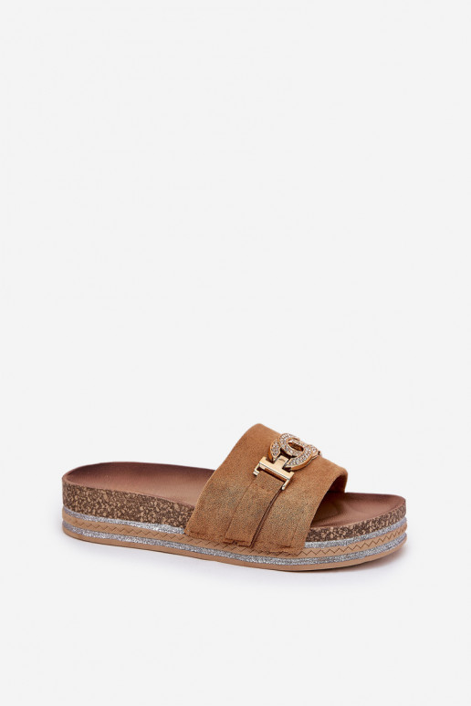 Dámske papuče Ze zlatej farbym Detalem s platformou s leskom Hnedá farba Eanes