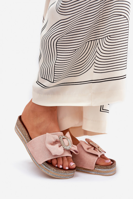 Dámske papuče s platformou so stuhami I Ozdobną Broszką Ružová Lenela