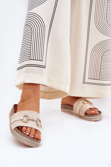 Dámske papuče s platformou so zlatými detailmi A trblietky béžová Morisela 2