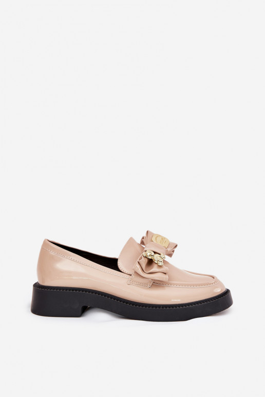 Lakované mokasíny so stuhami I Ozdobną Broszką béžová Leandriel