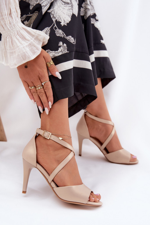 módne sandále s tenkými podpätkami zlatej farby Loressa