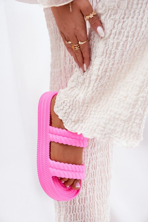 Ľahké papuče Jednoduché Dámske papuče s platformou S.Barski ZK51-001 Ružová Ľahké papuče Jednoduché Dámske papuče s platformou S.Barski ZK51-001 Ružová