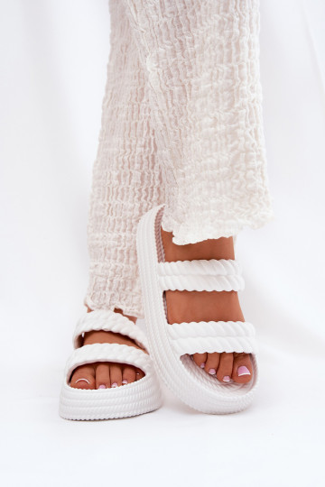 Ľahké papuče Jednoduché Dámske papuče s platformou S.Barski ZK51-001 biela farba