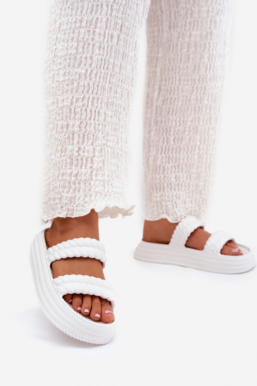 Ľahké papuče Jednoduché Dámske papuče s platformou S.Barski ZK51-001 biela farba Ľahké papuče Jednoduché Dámske papuče s platformou S.Barski ZK51-001 biela farba