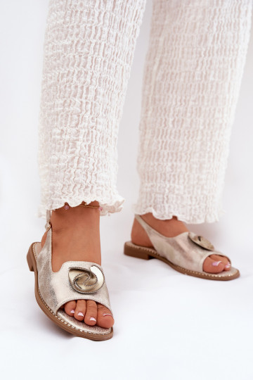 s leskom Dámske sandále s ozdobami S.Barski KV51-006 zlatej farby