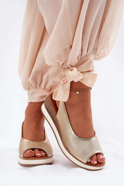 Kožené Sandále na platforme Artiker 56C2312 zlatej farby