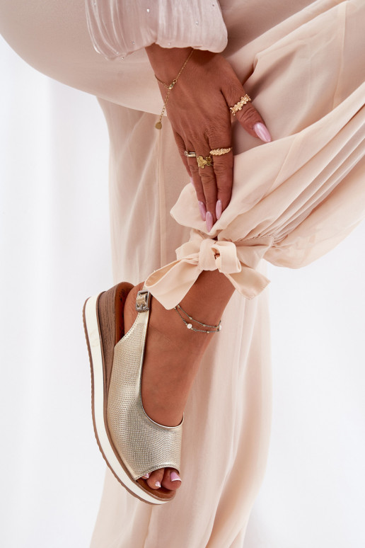 Kožené Sandále na platforme Artiker 56C2312 zlatej farby