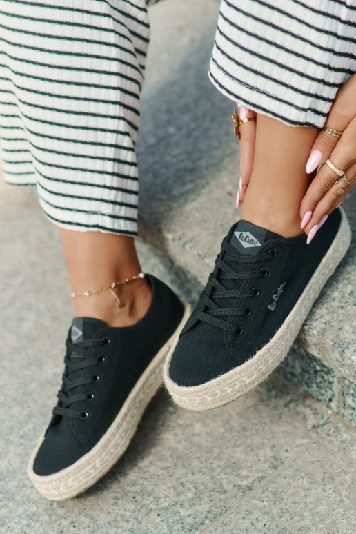 Voľnočasové topánky s šnúrkami Lee Cooper LCIN-25-44-3216 čierne Voľnočasové topánky s šnúrkami Lee Cooper LCIN-25-44-3216 čierne