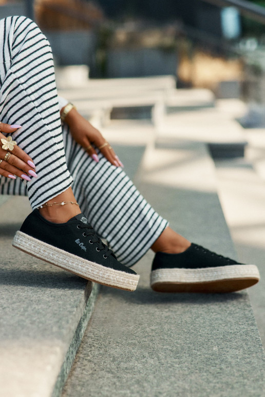 Voľnočasové topánky s šnúrkami Lee Cooper LCIN-25-44-3216 čierne Voľnočasové topánky s šnúrkami Lee Cooper LCIN-25-44-3216 čierne