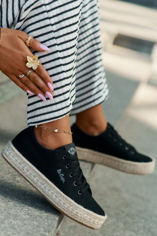 Voľnočasové topánky s šnúrkami Lee Cooper LCIN-25-44-3216 čierne Voľnočasové topánky s šnúrkami Lee Cooper LCIN-25-44-3216 čierne