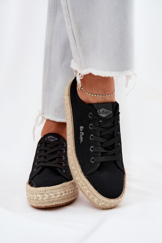 Voľnočasové topánky s šnúrkami Lee Cooper LCIN-25-44-3216 čierne Voľnočasové topánky s šnúrkami Lee Cooper LCIN-25-44-3216 čierne