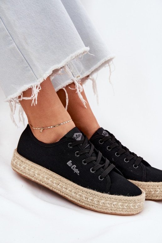 Voľnočasové topánky s šnúrkami Lee Cooper LCIN-25-44-3216 čierne Voľnočasové topánky s šnúrkami Lee Cooper LCIN-25-44-3216 čierne