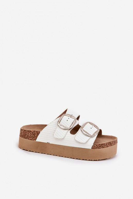 Dámske papuče Platformie s prackami Lee Cooper LCIN-25-35-3496L biela farba Dámske papuče Platformie s prackami Lee Cooper LCIN-25-35-3496L biela farba