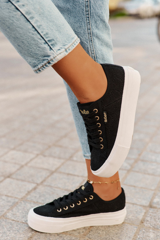 Voľnočasové topánky s šnúrkami Lee Cooper LCIN-25-31-3439L čierne