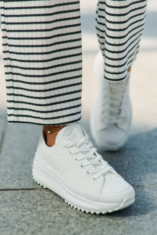 Bežná obuv Z Haftem s platformou Lee Cooper LCIN-25-31-3465L biela farba Bežná obuv Z Haftem s platformou Lee Cooper LCIN-25-31-3465L biela farba