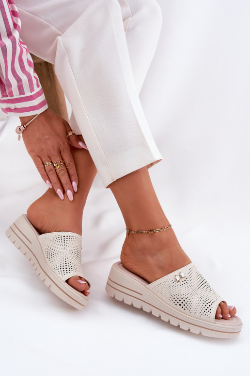 Kožené papuče Dámske Zapnuté INedge Vinceza 41477 béžová