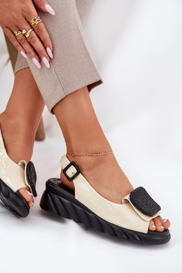 Kožené Lakované sandále pre ženy Zapnuté INedge s Dekoráciou Artiker 56C1567 béžová