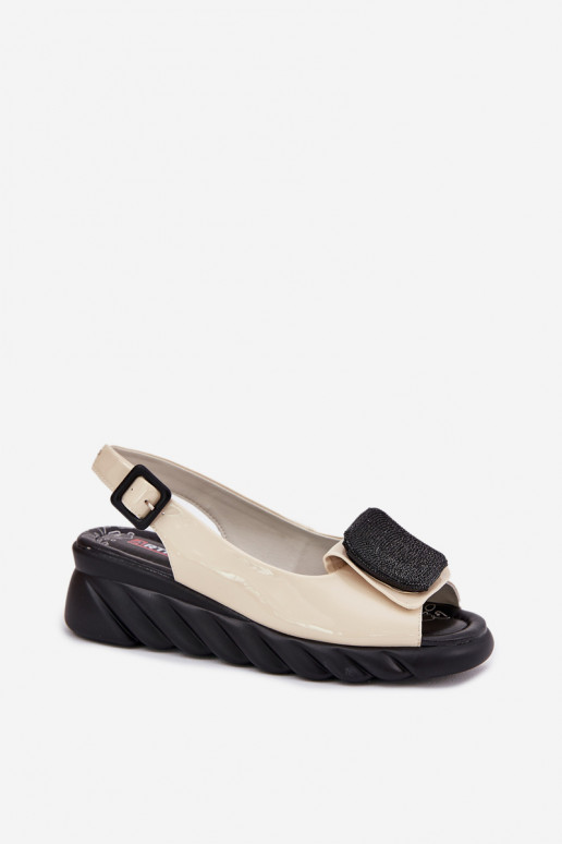 Kožené Lakované sandále pre ženy Zapnuté INedge s Dekoráciou Artiker 56C1567 béžová