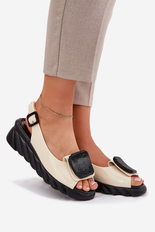 Kožené Lakované sandále pre ženy Zapnuté INedge s Dekoráciou Artiker 56C1567 béžová