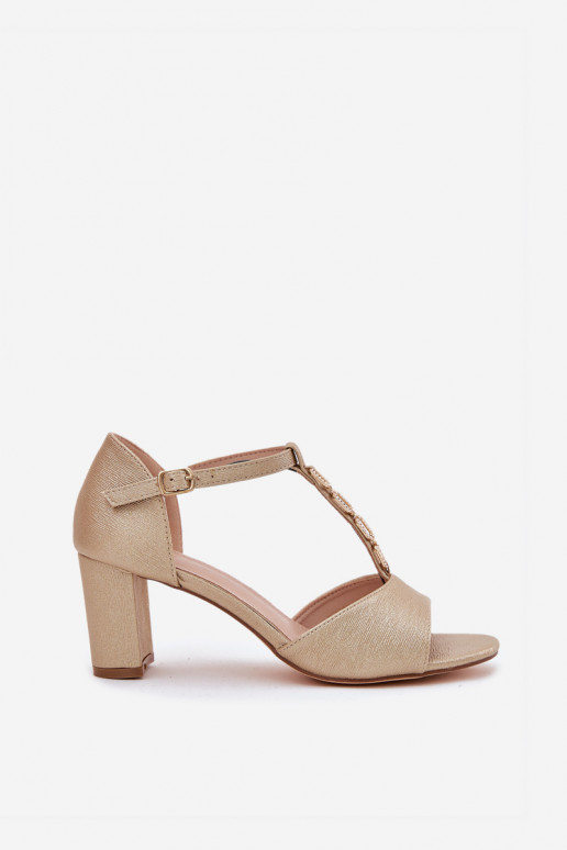 Dámske sandále na vysokom opätku so zdobenými podpätkami z eko kože zlatej farby Triavera
