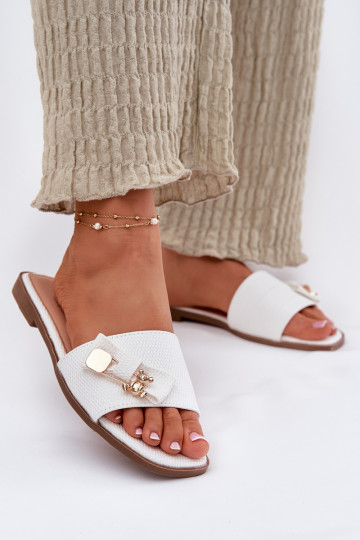 Dámske papuče so širokými podpätkami so stuhami biela farba Sallariela 2