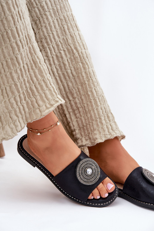 Dámske papuče so širokými podpätkami s ozdobami S.Barski KV51-013 čierna Dámske papuče so širokými podpätkami s ozdobami S.Barski KV51-013 čierna