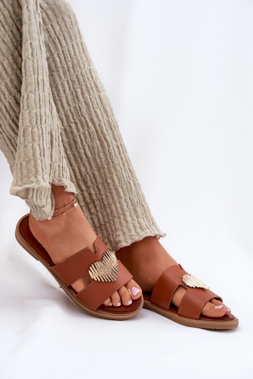 Dámske papuče so širokými podpätkami so zlatými detailmi Hnedá farba Karinma Dámske papuče so širokými podpätkami so zlatými detailmi Hnedá farba Karinma