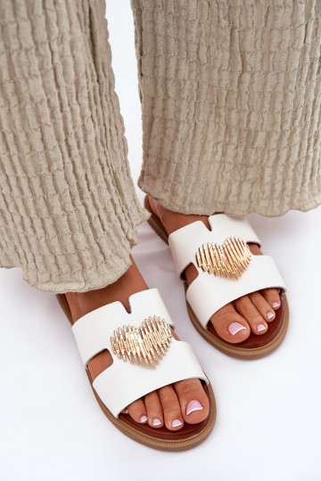 Dámske papuče so širokými podpätkami so zlatými detailmi biela farba Karinma