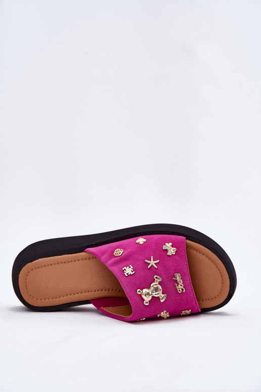 Dámske semišové papuče Z Przypinkami Vinceza 66741 Ružová