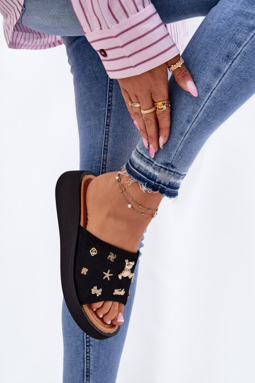 Dámske semišové papuče Z Przypinkami Vinceza 66741 čierna