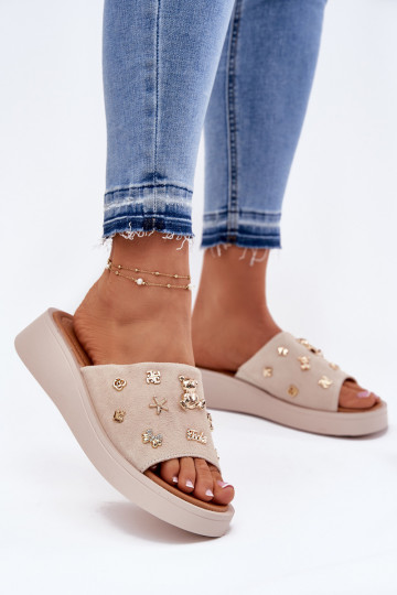 Dámske semišové papuče Z Przypinkami Vinceza 66741 béžová