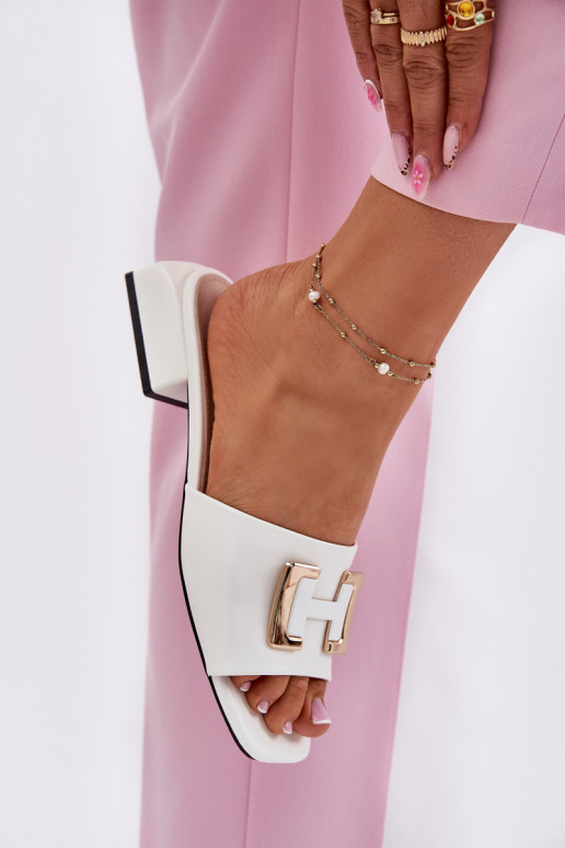 Elegantný štýl Dámske papuče Zapnuté Klocku Ze zlatej farbym Detalem Vinceza 62229 biela farba