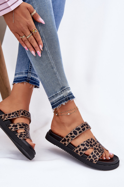 Dámske papuče Z s lepiacim zapínanímem Vinceza 17401 so vzormi leopardej kožušiny