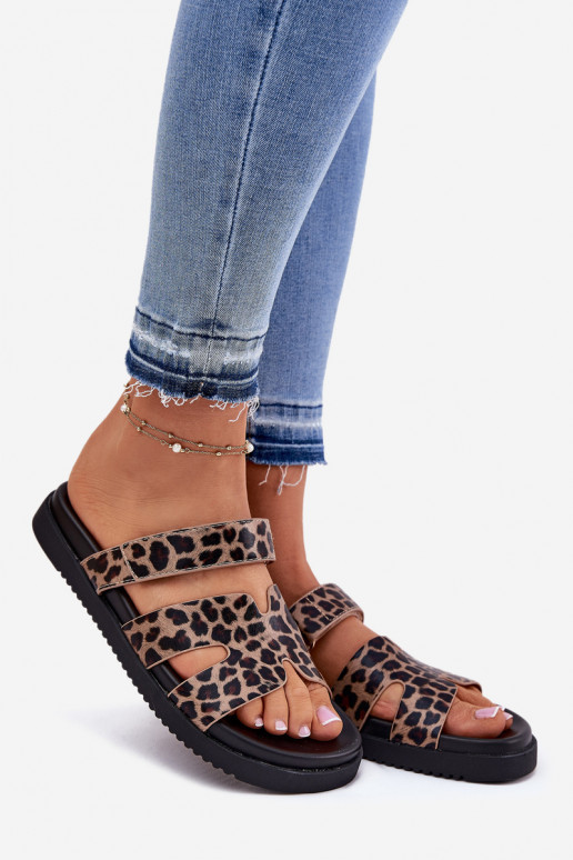 Dámske papuče Z s lepiacim zapínanímem Vinceza 17401 so vzormi leopardej kožušiny