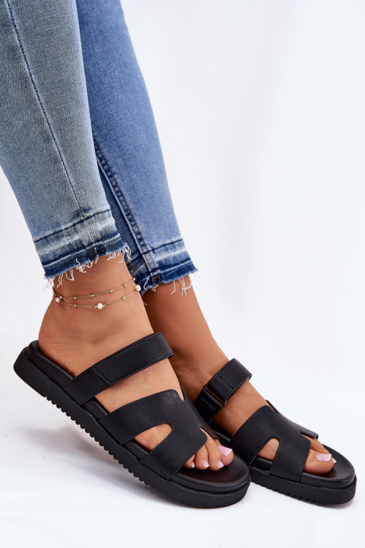 Dámske papuče Z s lepiacim zapínanímem Vinceza 17401 čierna