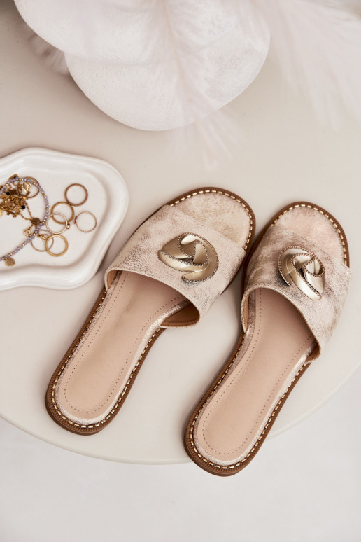 Dámske papuče so širokými podpätkami S Ornatem Detalem KV51-007 zlatej farby