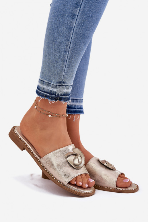 Dámske papuče so širokými podpätkami S Ornatem Detalem KV51-007 zlatej farby