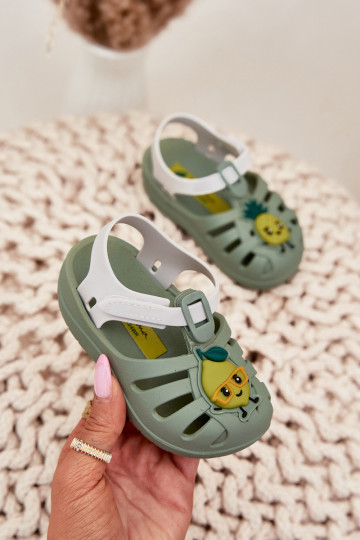 Detské sandále s lepkavými zapínaniami Ipanema Summer XIV Baby 83615 zelenej farby