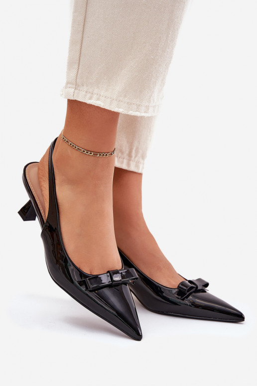 s lakovým efektom sandále s tenkými podpätkami so stuhami čierna Zapnutéylna