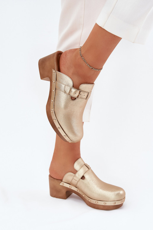 Papuče Dreváky Dámske s podpätkami s prackami zlatej farby Veldexina