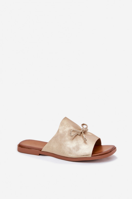 Dámske papuče so širokými podpätkami S Ornatem INiązaniem zlatej farby Norela