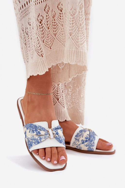 Dámske papuče so širokými podpätkami so stuhami biela farba Avenza