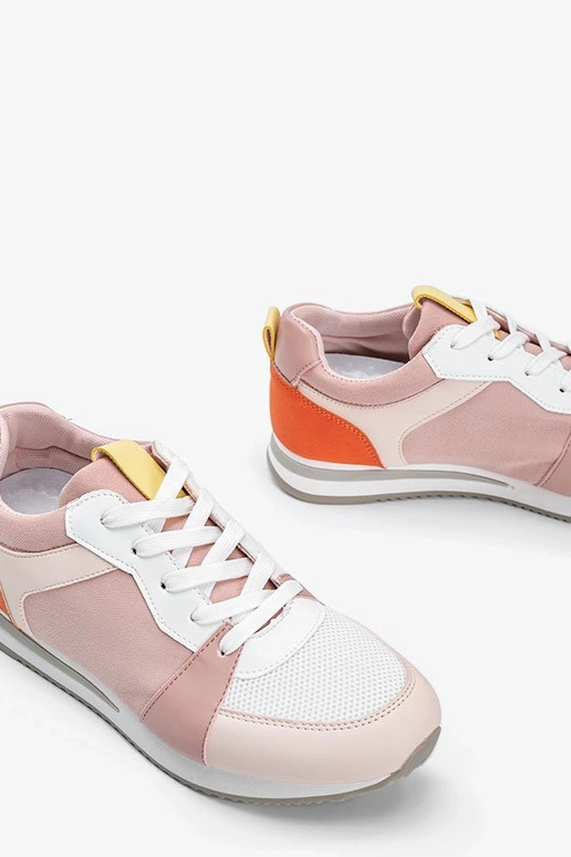 Biele topánky so žltými detailmi,...