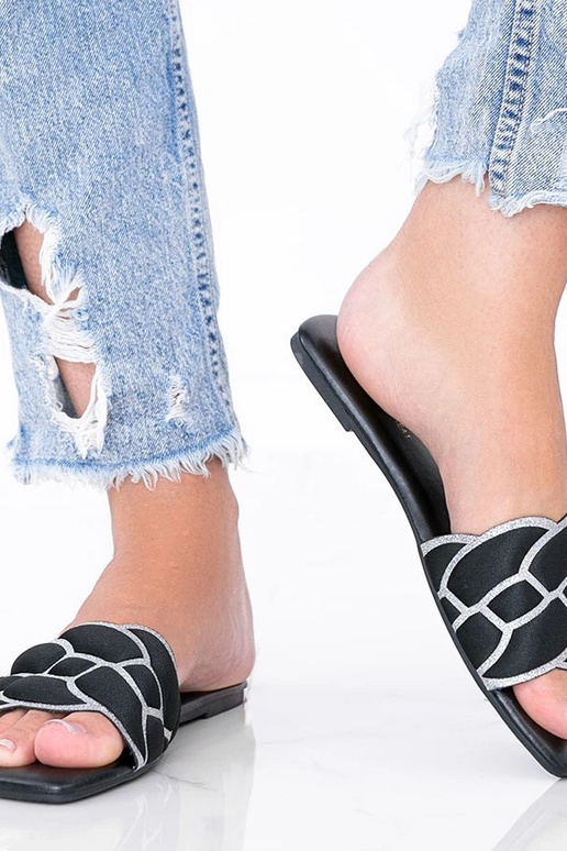 Čierne sandále s dekorovaným zvrškom,... Čierne sandále s dekorovaným zvrškom,...